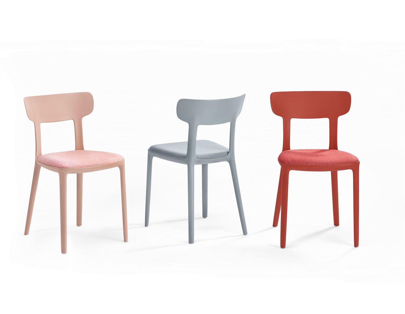 Canova - kunststof design stoel met ronde een gestoffeerde zitting bij Collection
