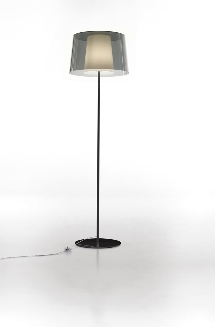 Onophoudelijk punt Van God L001ST/BA - Staande lamp met een smalle en brede kunststof kap bij FP  Collection
